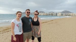<span style="font-family: 'Segoe Script', serif; font-weight: bold; color: #993300;">(AC)³</span> Group picture at the beach of Las Palmas