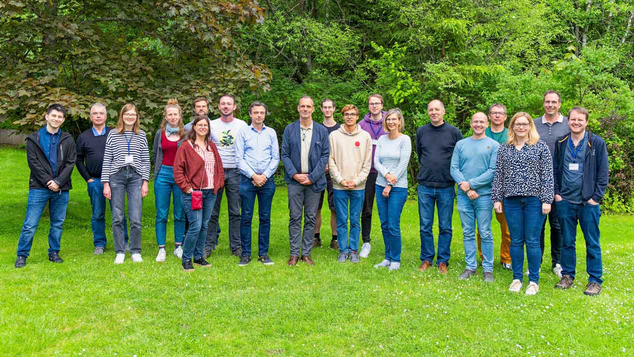 Cluster B (from left to right): Alexander Mchedlishvili, John P. Burrows, Sophie Rosenburg, Janna Rückert, André Ehrlich, Manuela van Pinxteren, Sebastian Zeppenfeld, Hartmut Bösch, Marco Vountas, Andreas Walbröl, Christian Buhren, Lars van Gelder, Susanne Crewell, Hartwig Deneke, Alexander Schulz, Mario Mech, Kerstin Ebell, Gunnar Spreen, Marcus Klingebiel (Photo: Tilo Arnold, TROPOS).